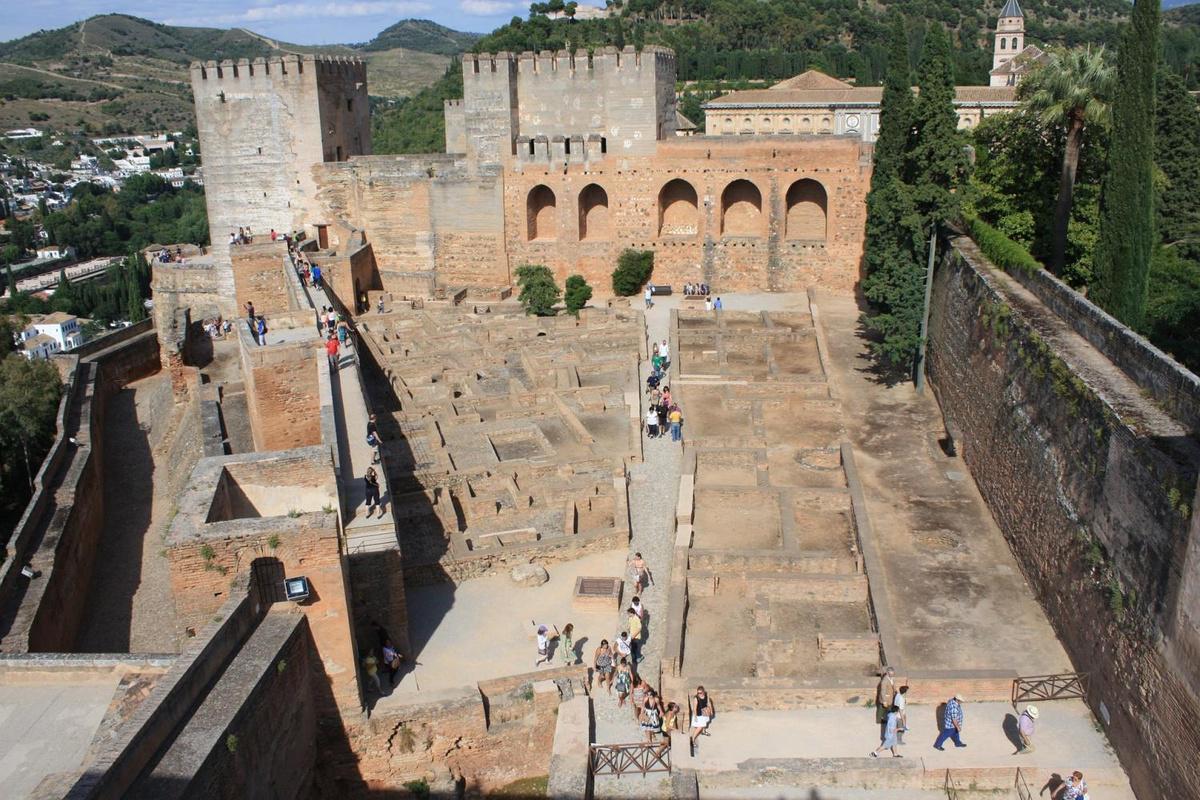 Guided tour of Alhambra de Málaga including gardens Generalife and Alcazaba - Photo 6