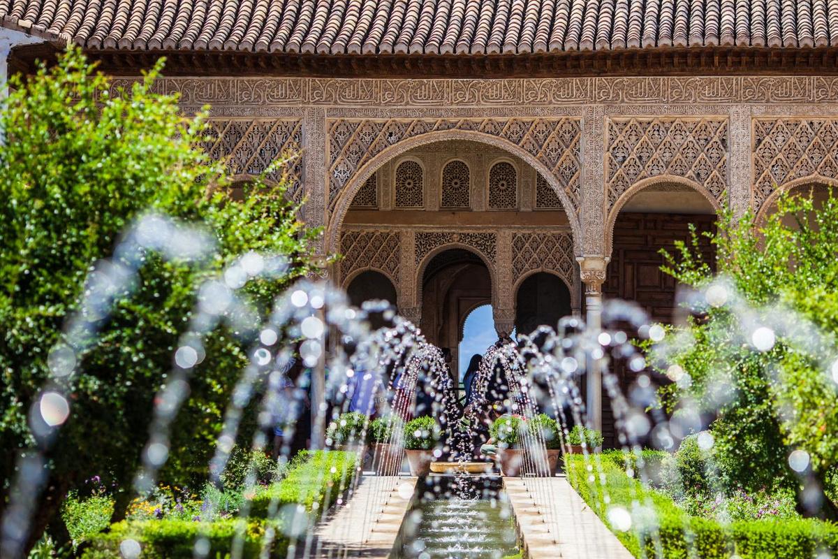 Guided tour of Alhambra de Málaga including gardens Generalife and Alcazaba - Photo 8