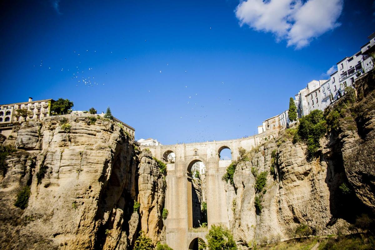 Ronda de Málaga com transferência semi-privada - Photo 4