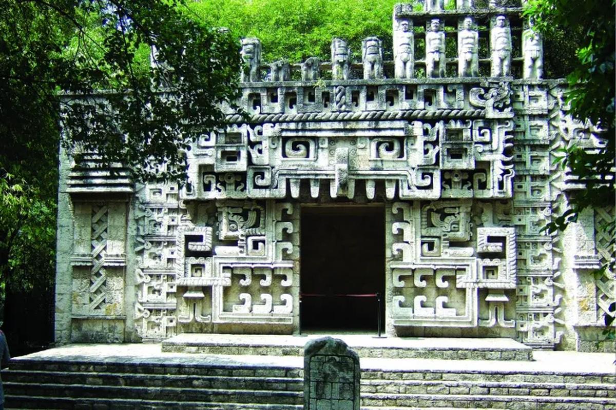 Visita guiada ao Castelo de Chapultepec e Museu de Antropologia - Photo 5