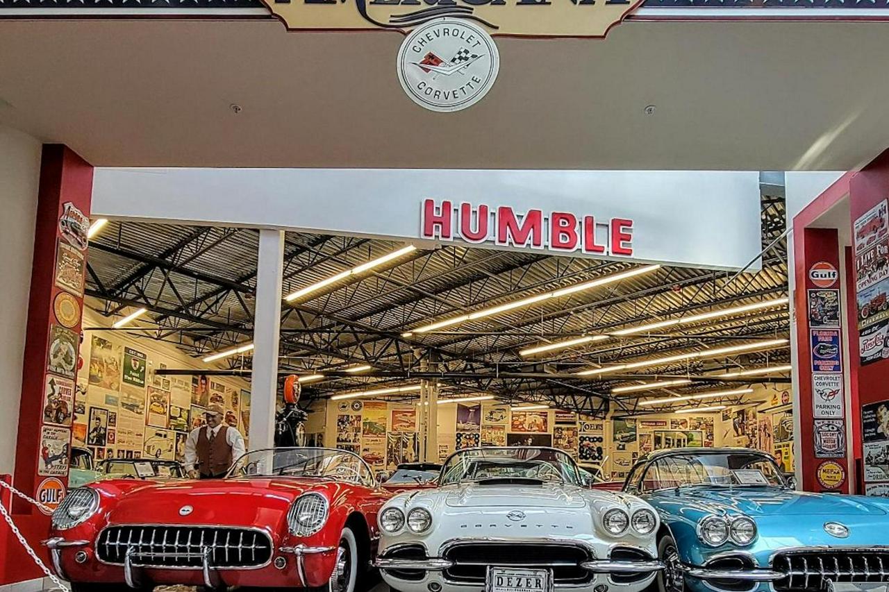 Dezerland Park: Orlando Automobile Museum - Photo 2