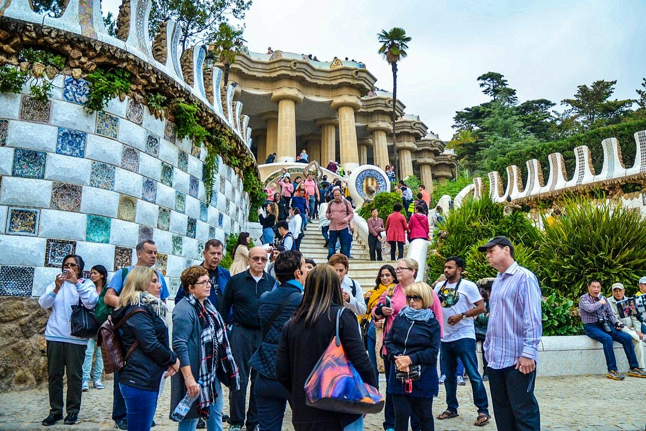 Quick access to Park Güell with guided tour - Photo 10