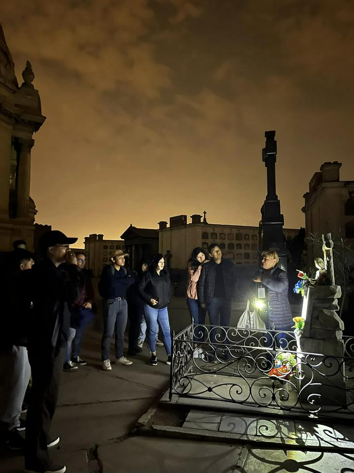 Passeio Noturno Presbítero Maestro: Cemitério do Terror - Photo 2