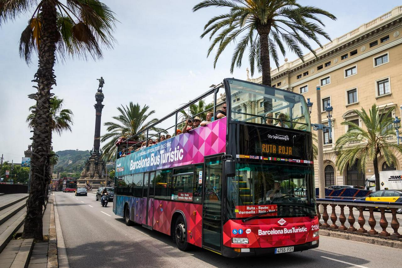 Barcelona Hop-on Hop-off Tourist Bus - Photo 3