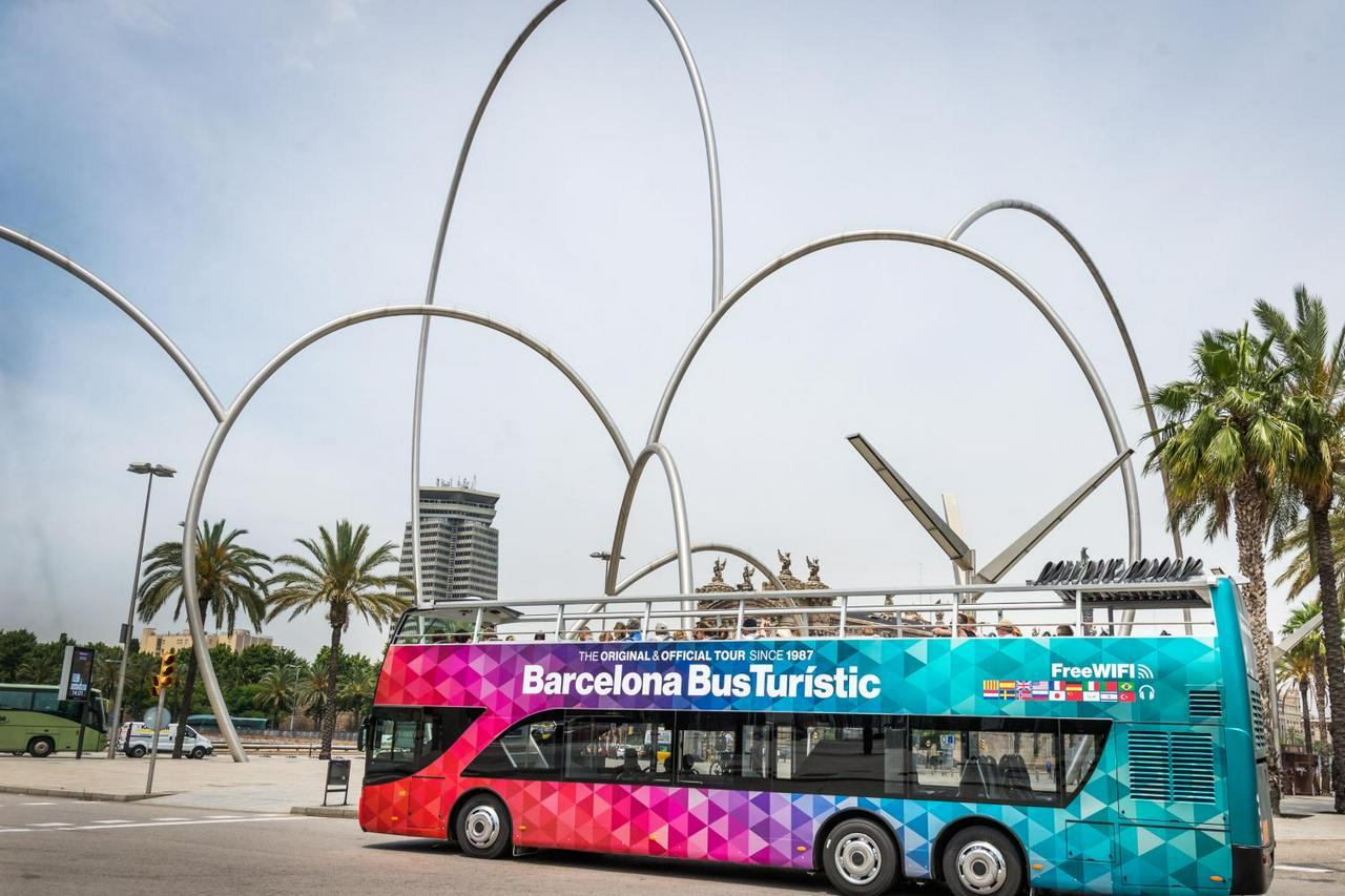 Barcelona Hop-on Hop-off Tourist Bus - Photo 5