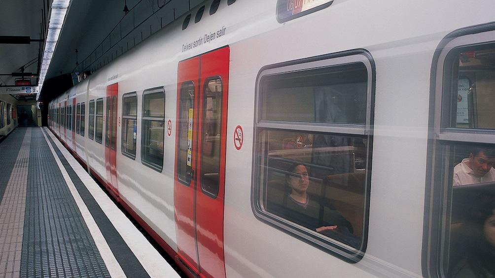 Hola BCN - Unlimited Barcelona Transport Card - Photo 8