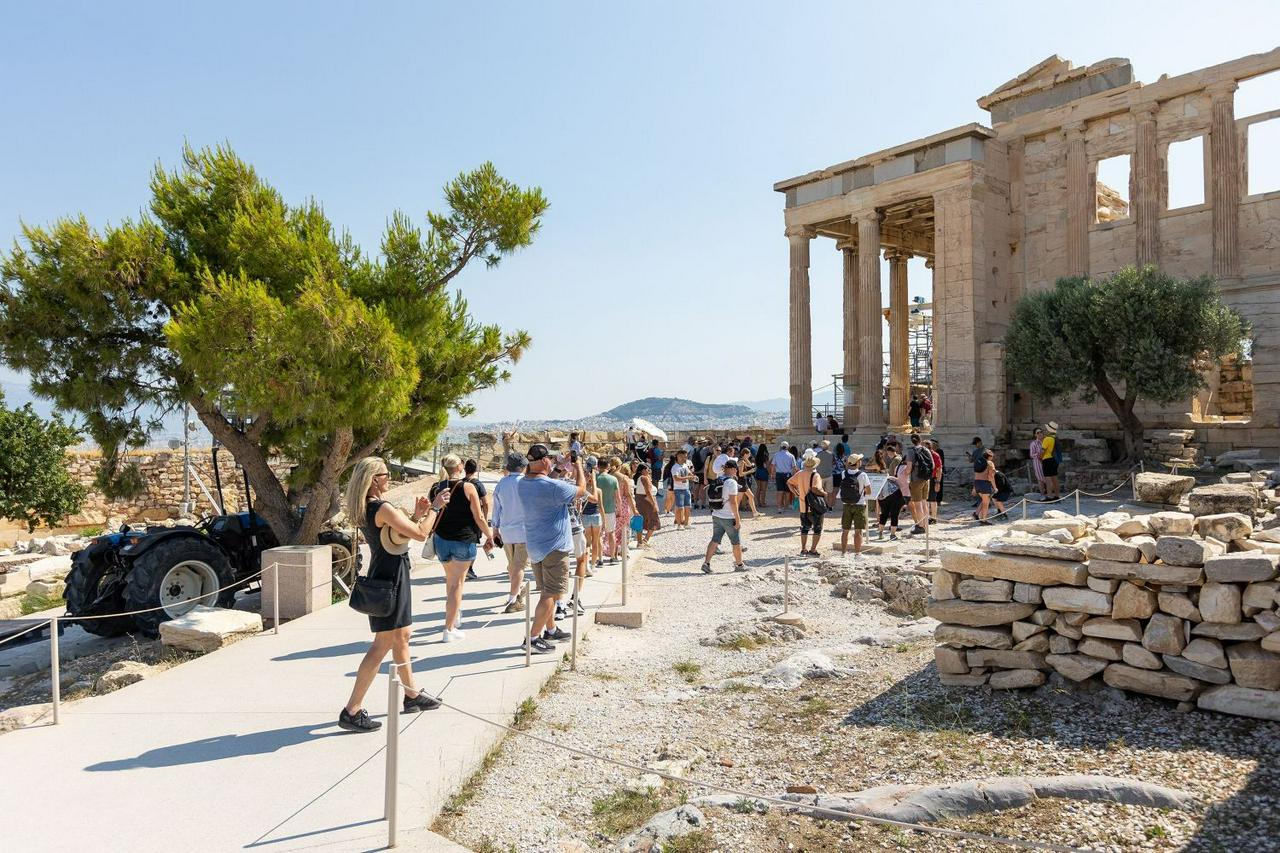Guided tour of the Acropolis and the Acropolis Museum in Spanish - Photo 2