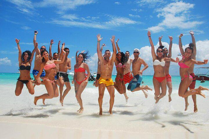 Bayahibe Catamaran: Saona Island Cruise with Lunch and Open Bar - Photo 3