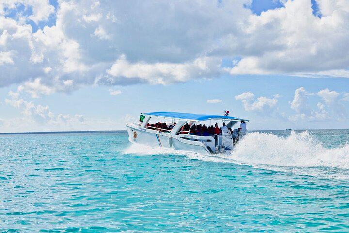 Bayahibe Catamaran: Saona Island Cruise with Lunch and Open Bar - Photo 15