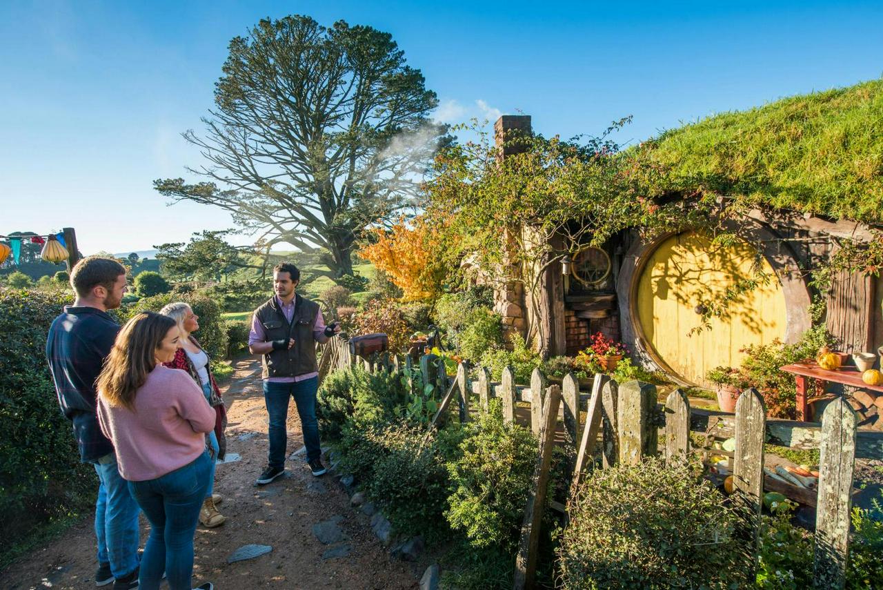 Cenário do filme Hobbiton e almoço buffet saindo de Auckland - Photo 2