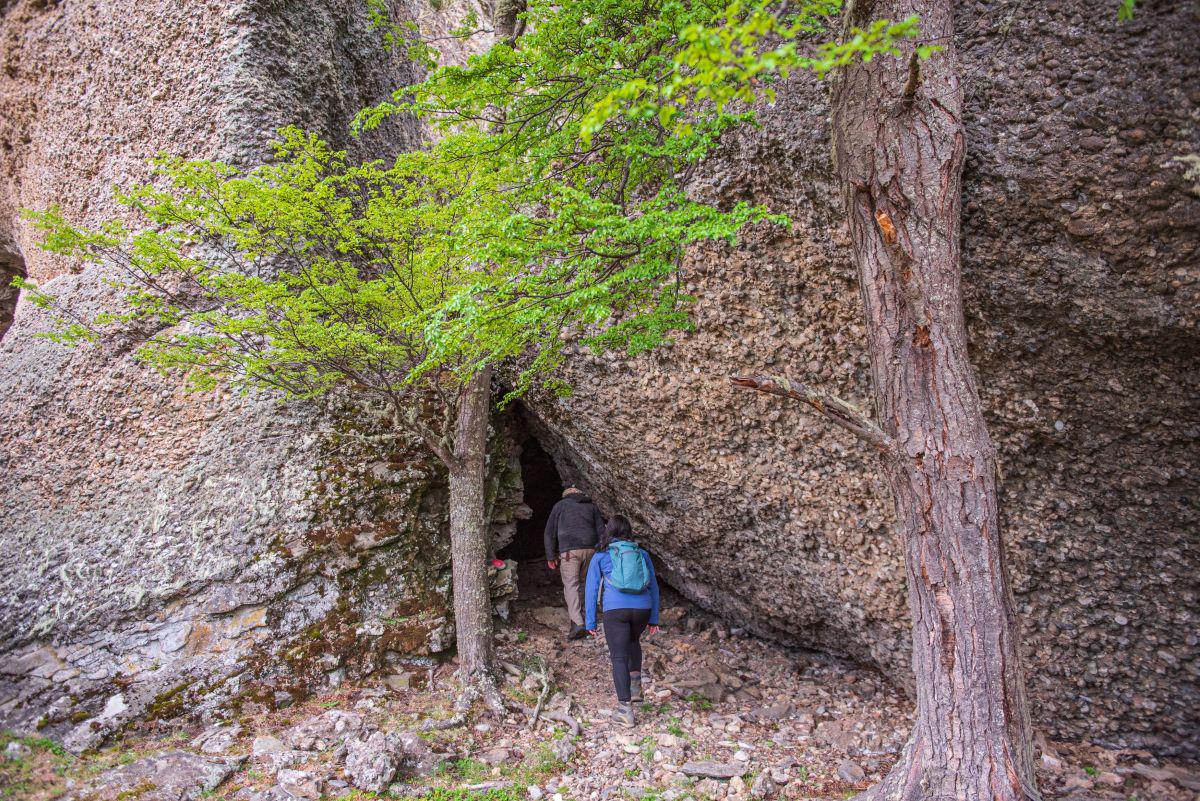 Caminhada ao Passado: Pinturas Rupestres e Caverna Escondida no Cerro Benítez - Photo 2