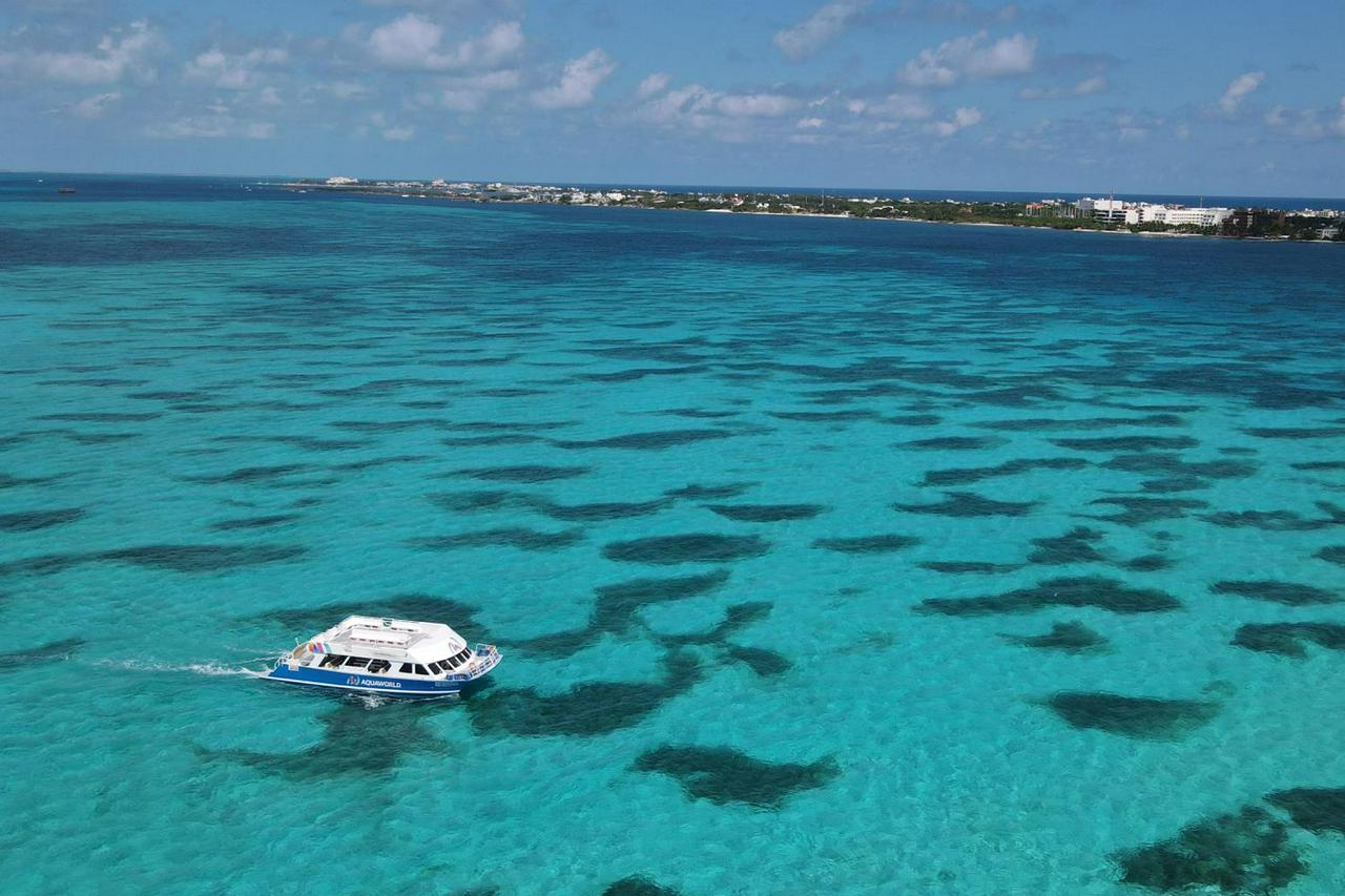 Isla Mujeres by Catamaran: Open Bar and Snorkeling - Photo 8