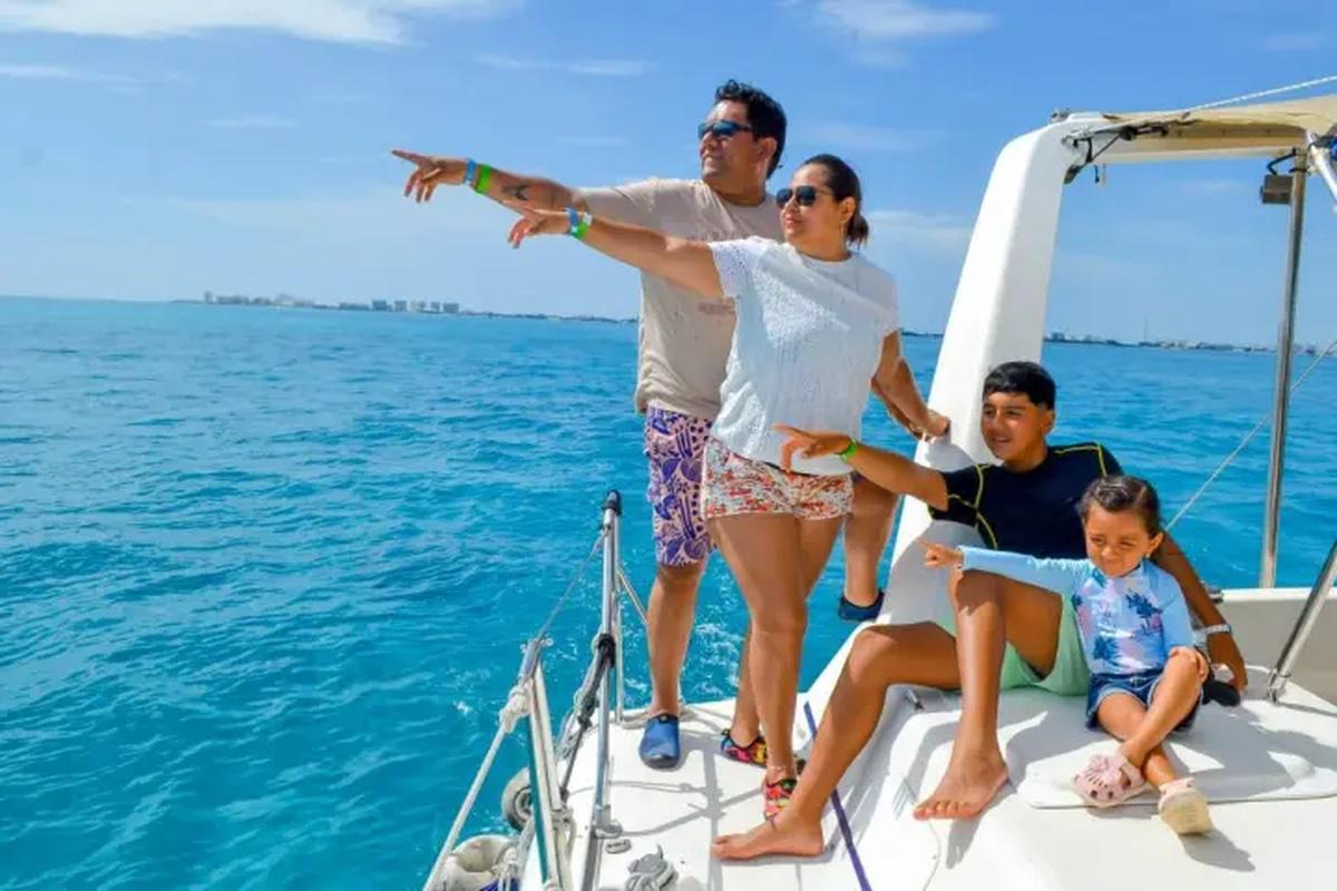 Isla Mujeres by Catamaran: Open Bar and Snorkeling - Photo 20