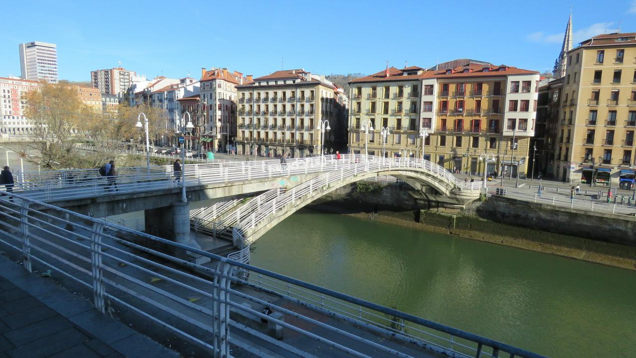 Bilbao: Glória, Tragédia e Renascimento - Um passeio pelo Centro Histórico - Photo 4