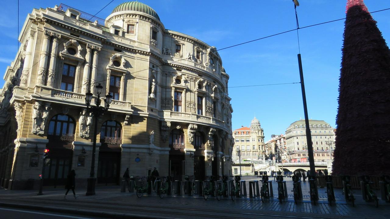Bilbao: Glória, Tragédia e Renascimento - Um passeio pelo Centro Histórico - Photo 5