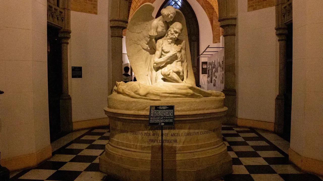 Visit to the Crypt of the Cathedral of the See - Photo 2