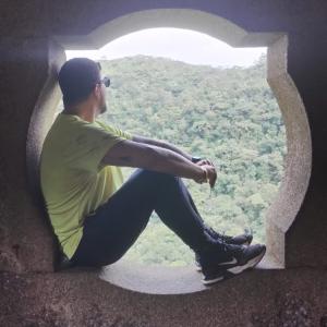 Carlos (Guia Oficial)