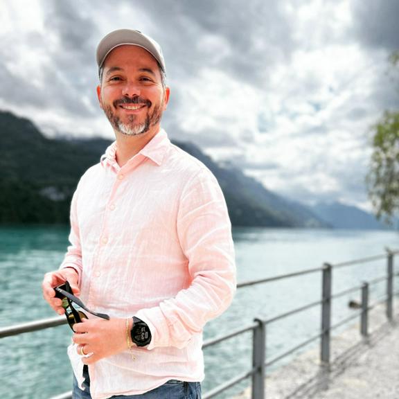 Gustavo (Local Friend)